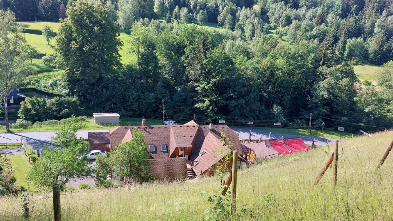 Hotel U Vesele Lisky Hutisko Exterior foto
