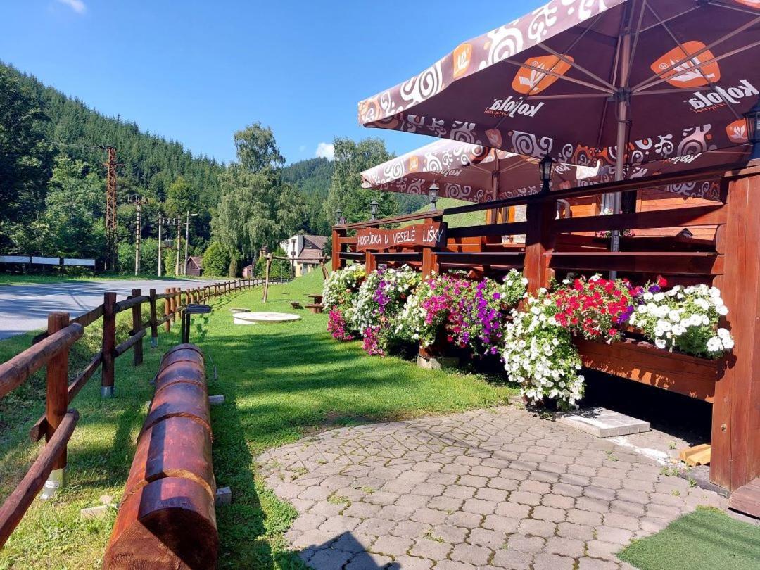 Hotel U Vesele Lisky Hutisko Exterior foto