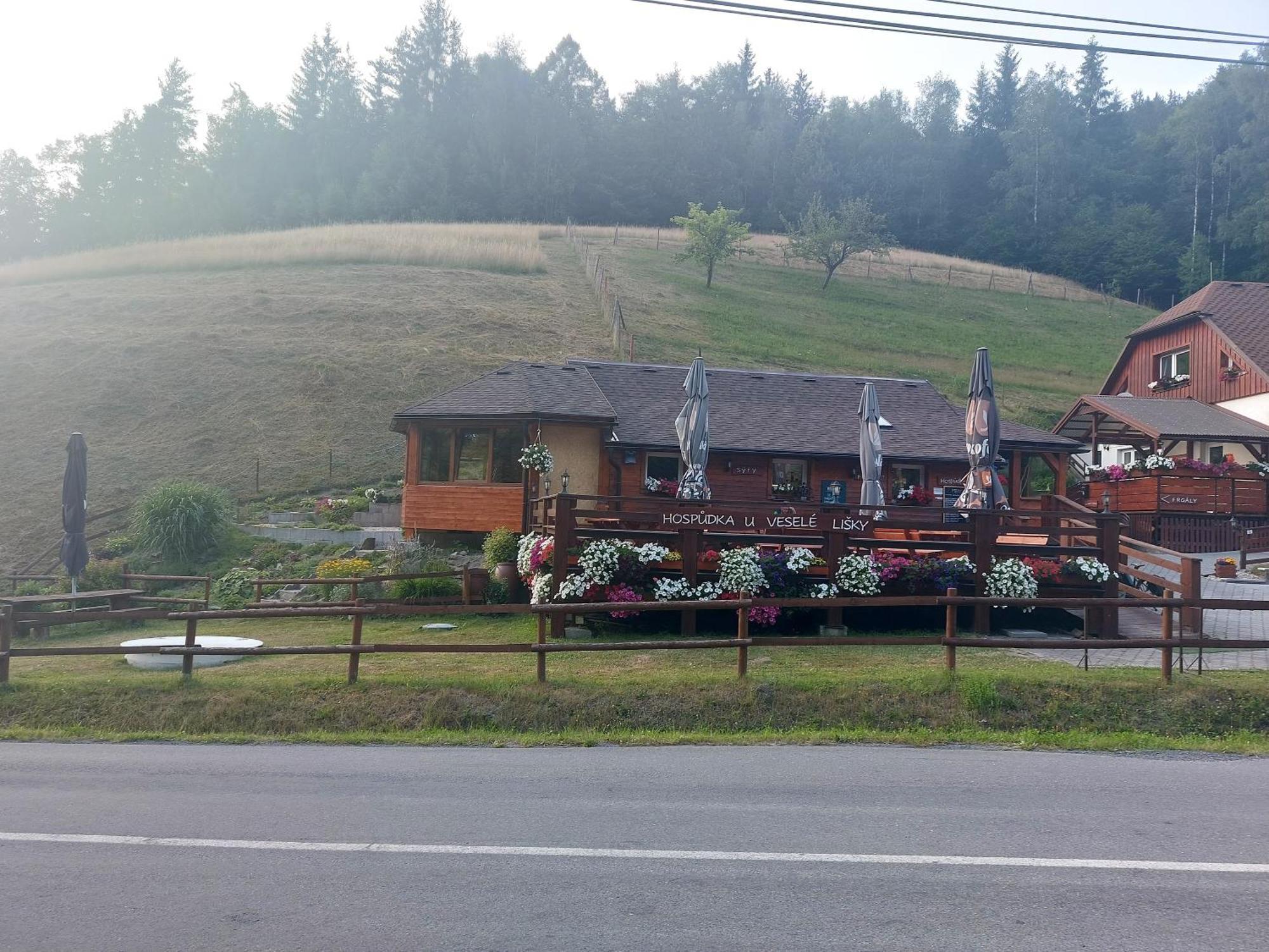 Hotel U Vesele Lisky Hutisko Exterior foto